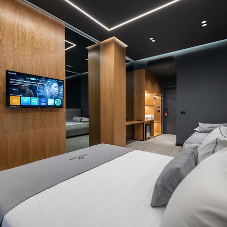 Gest Hotel Radhimë Esterno foto