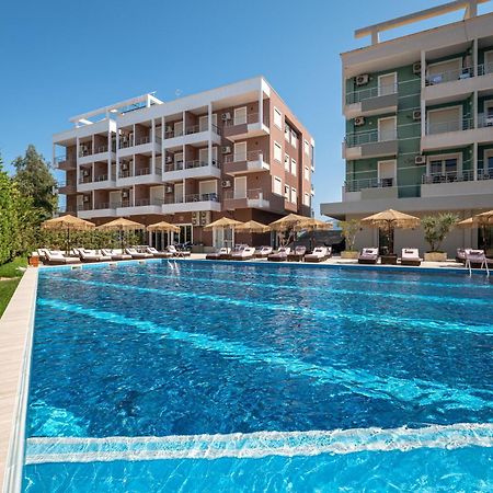 Gest Hotel Radhimë Esterno foto