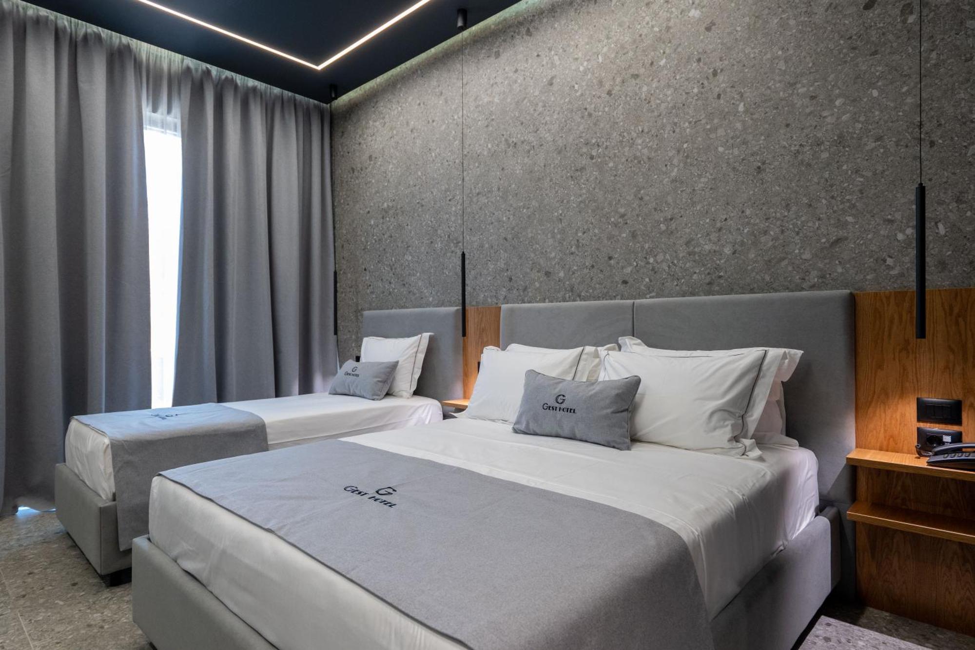 Gest Hotel Radhimë Esterno foto