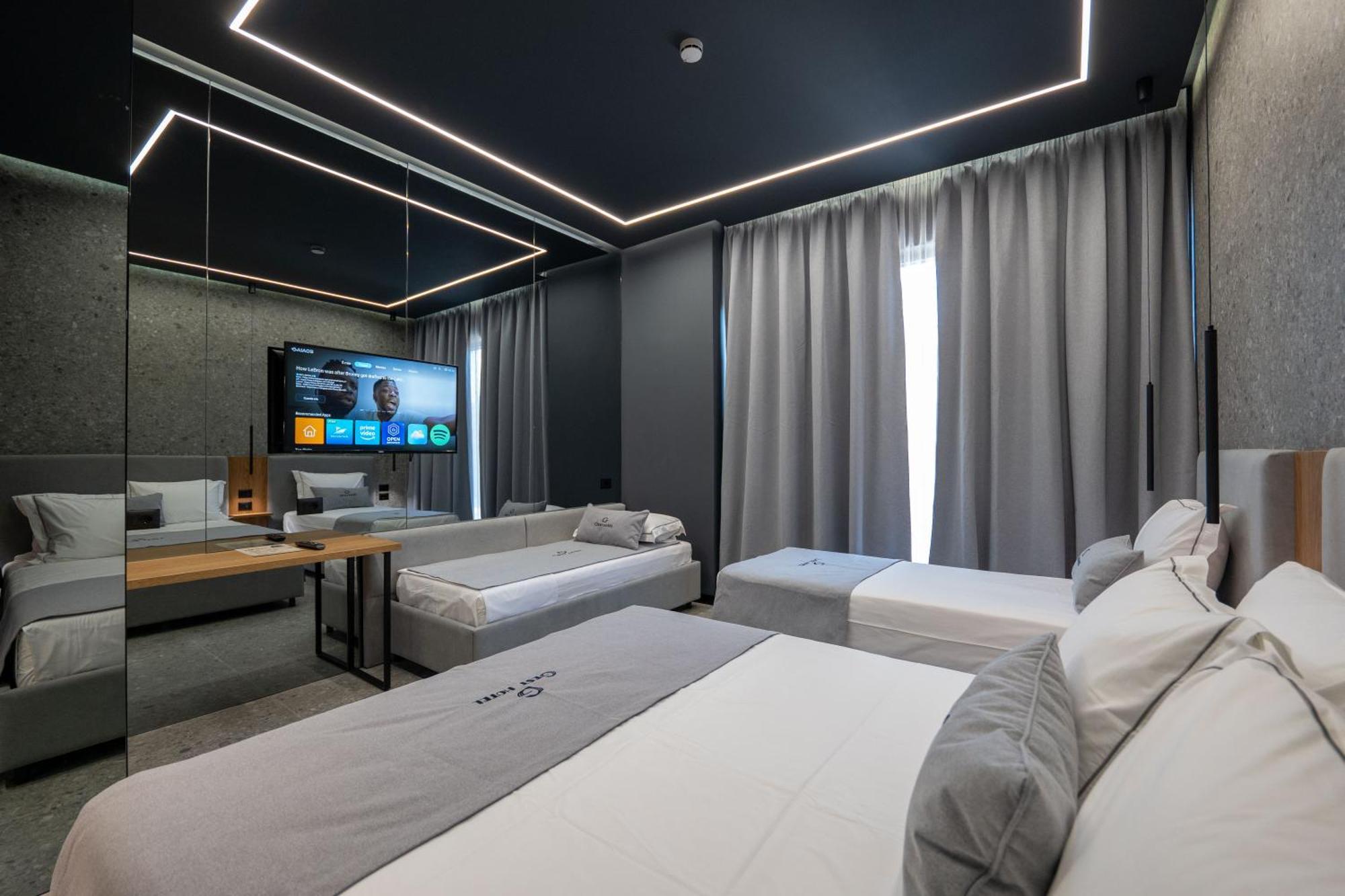 Gest Hotel Radhimë Esterno foto