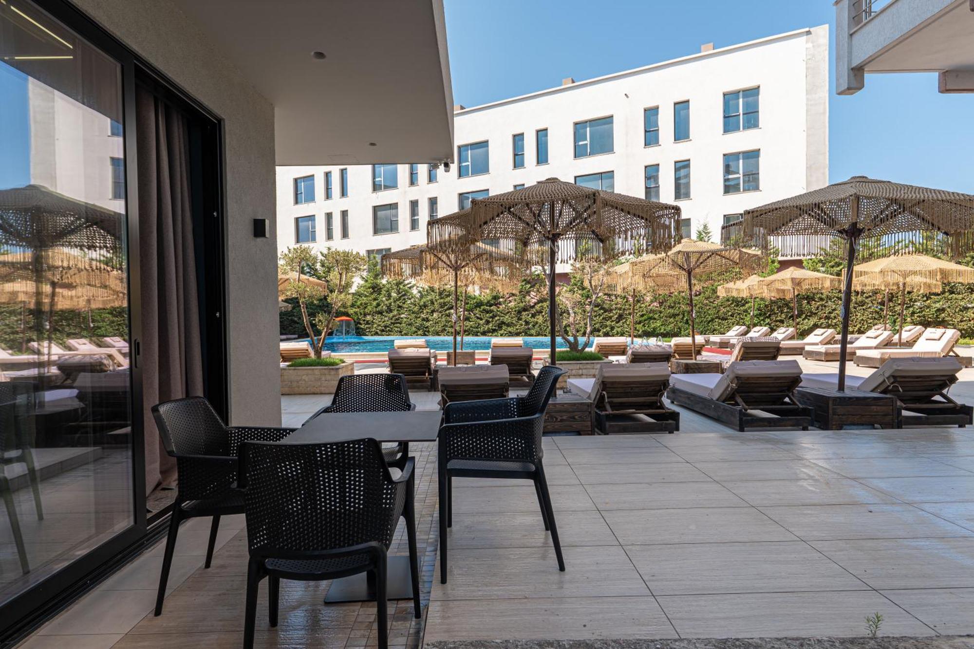 Gest Hotel Radhimë Esterno foto