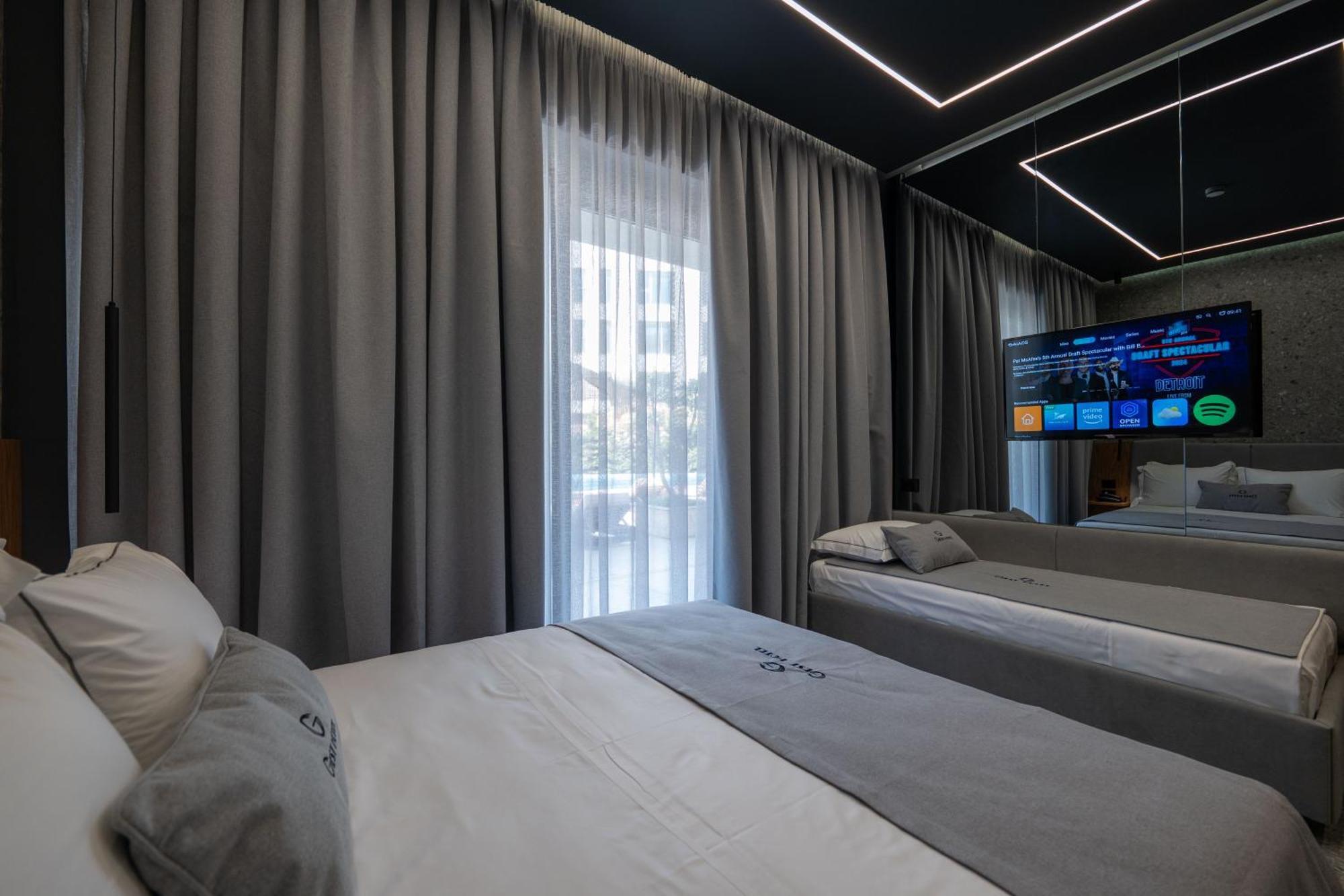 Gest Hotel Radhimë Esterno foto