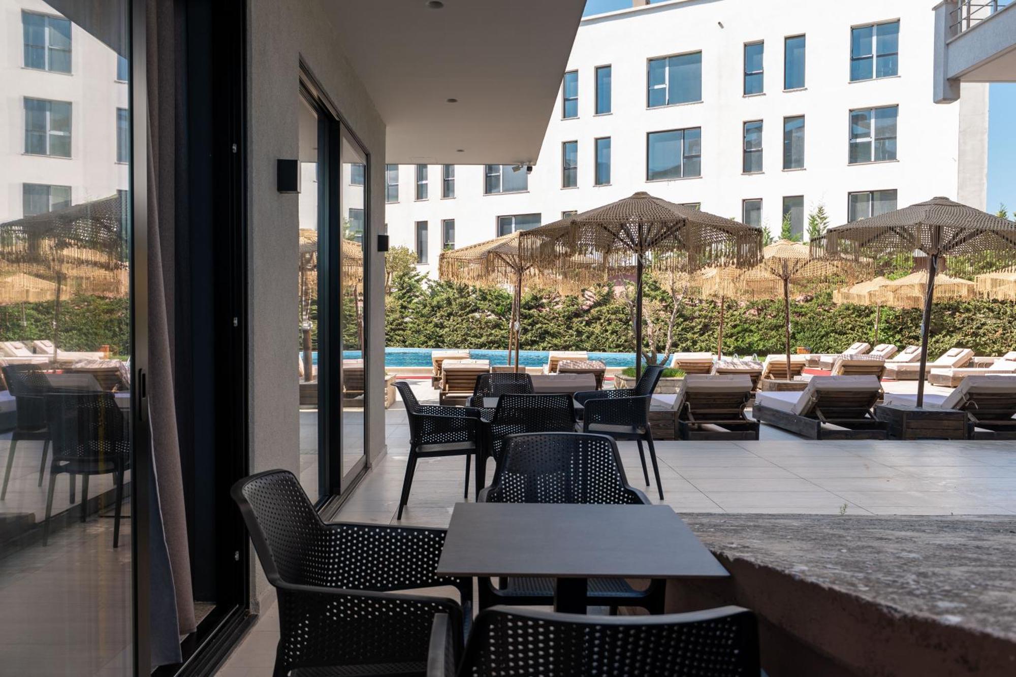 Gest Hotel Radhimë Esterno foto