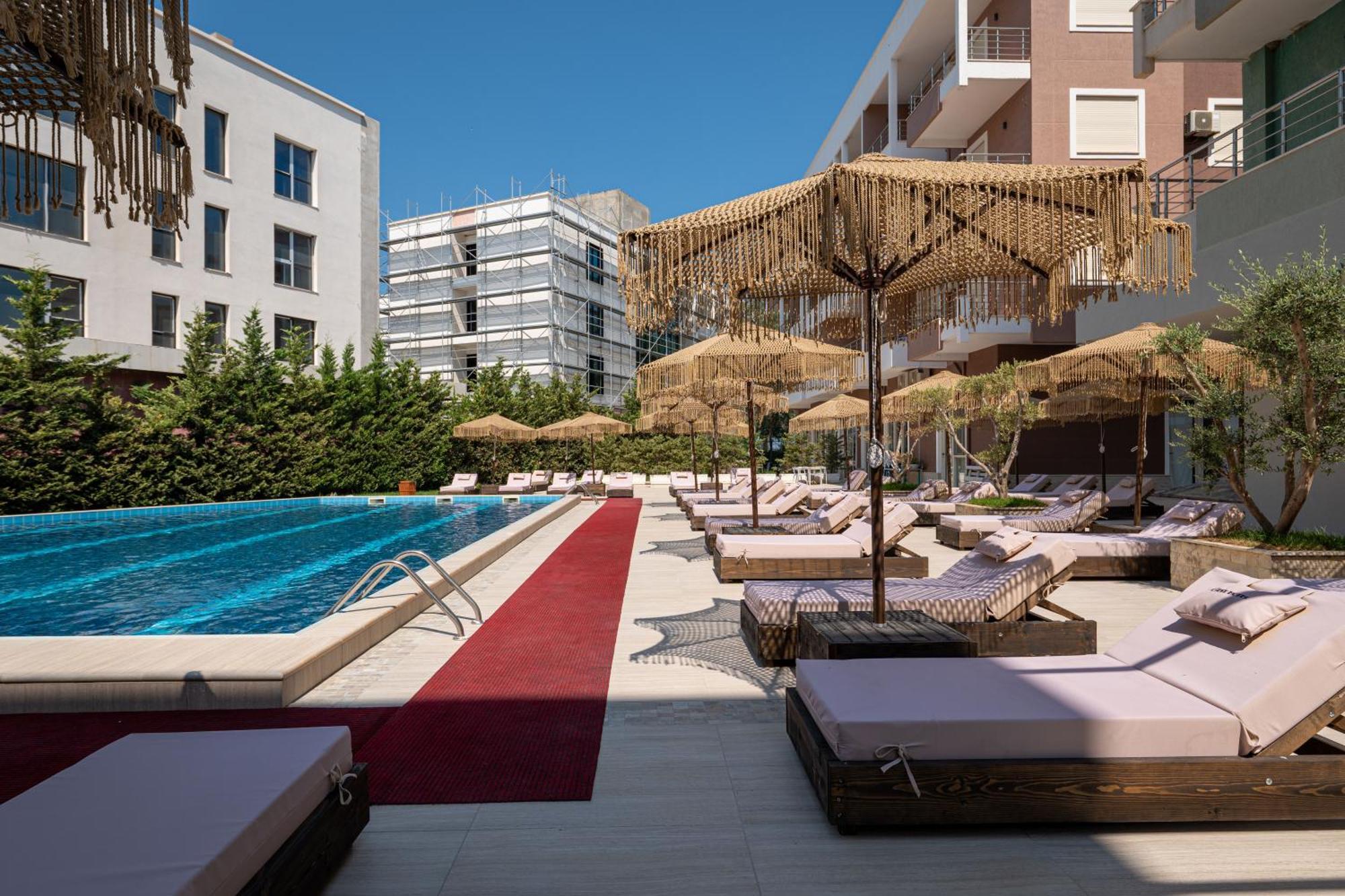 Gest Hotel Radhimë Esterno foto