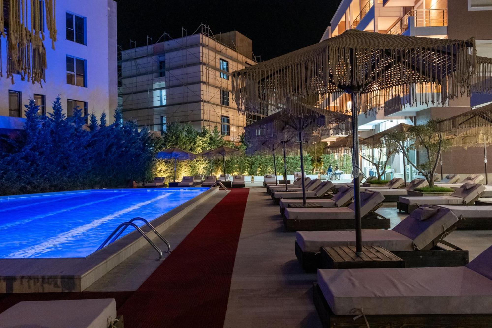 Gest Hotel Radhimë Esterno foto