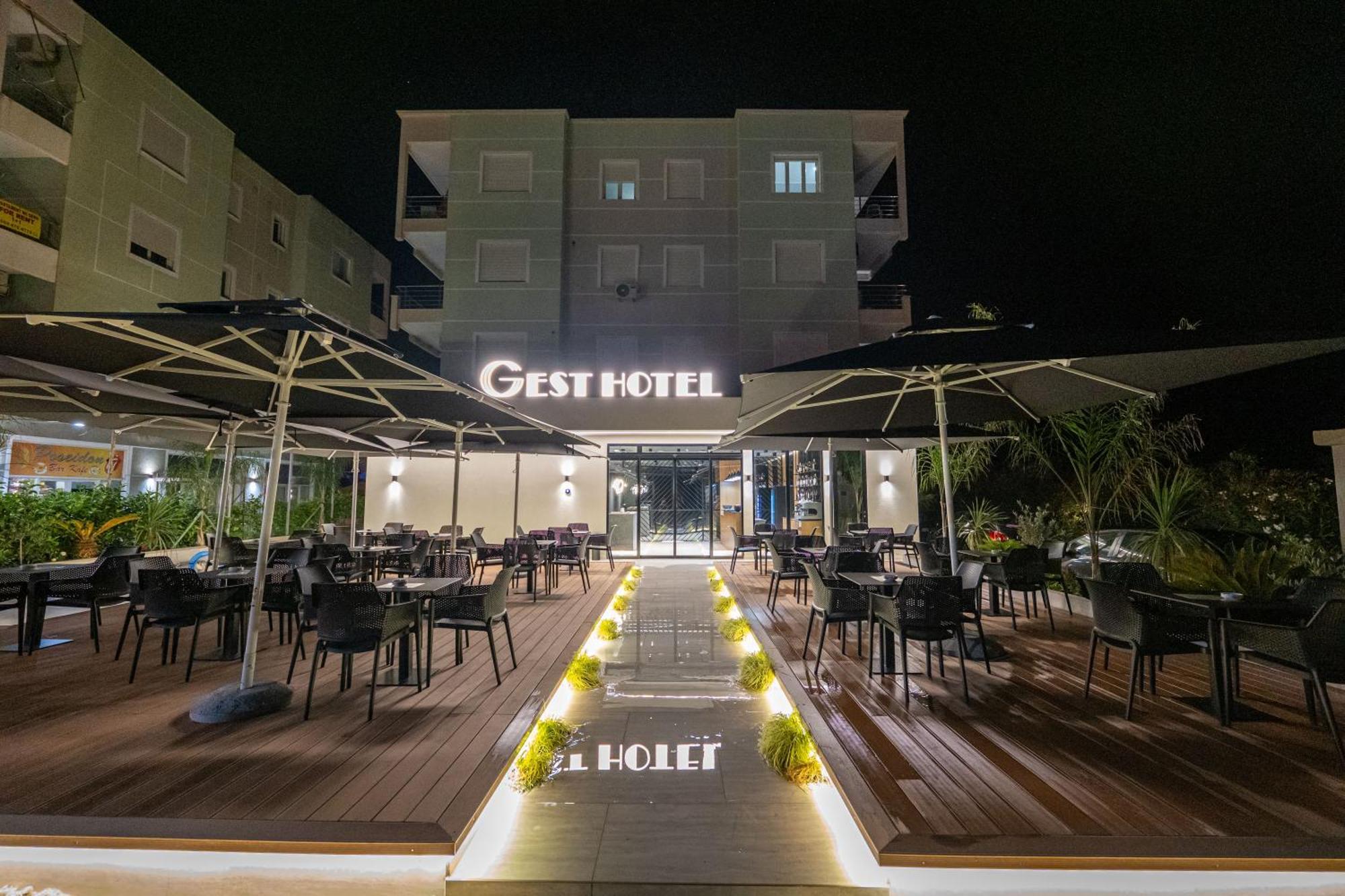 Gest Hotel Radhimë Esterno foto